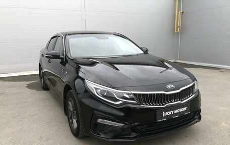 KIA Optima IV, 2019 год, 1 750 000 рублей, 2 фотография