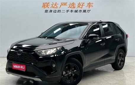 Toyota RAV4, 2021 год, 3 400 000 рублей, 1 фотография