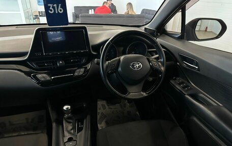 Toyota C-HR I рестайлинг, 2018 год, 2 069 000 рублей, 12 фотография