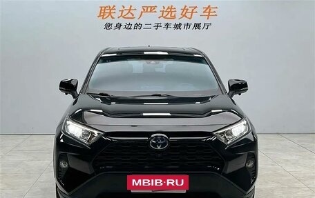 Toyota RAV4, 2021 год, 3 400 000 рублей, 2 фотография