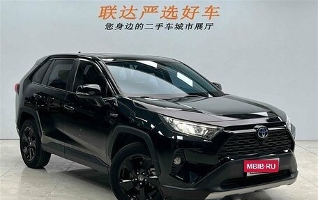 Toyota RAV4, 2021 год, 3 400 000 рублей, 3 фотография