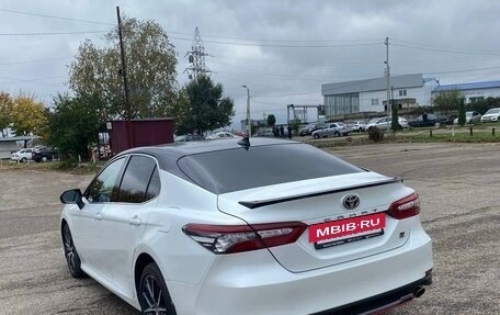 Toyota Camry, 2021 год, 3 490 000 рублей, 7 фотография