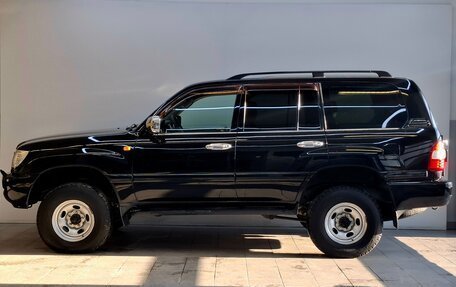 Toyota Land Cruiser 100 рестайлинг 2, 2005 год, 2 700 000 рублей, 9 фотография