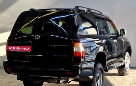 Toyota Land Cruiser 100 рестайлинг 2, 2005 год, 2 700 000 рублей, 6 фотография