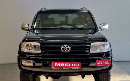 Toyota Land Cruiser 100 рестайлинг 2, 2005 год, 2 700 000 рублей, 3 фотография