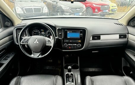 Mitsubishi Outlander III рестайлинг 3, 2014 год, 1 679 000 рублей, 8 фотография