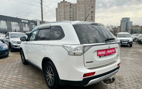 Mitsubishi Outlander III рестайлинг 3, 2014 год, 1 679 000 рублей, 6 фотография