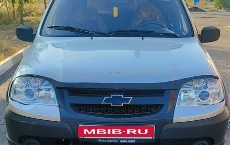 Chevrolet Niva I рестайлинг, 2010 год, 530 000 рублей, 2 фотография