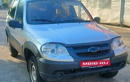 Chevrolet Niva I рестайлинг, 2010 год, 530 000 рублей, 3 фотография