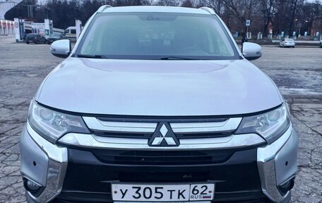 Mitsubishi Outlander III рестайлинг 3, 2015 год, 2 200 000 рублей, 11 фотография