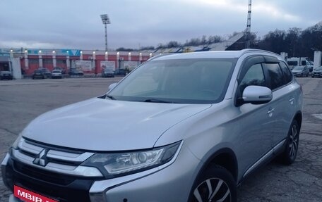 Mitsubishi Outlander III рестайлинг 3, 2015 год, 2 200 000 рублей, 13 фотография