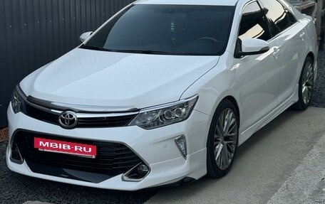 Toyota Camry, 2015 год, 2 200 000 рублей, 2 фотография