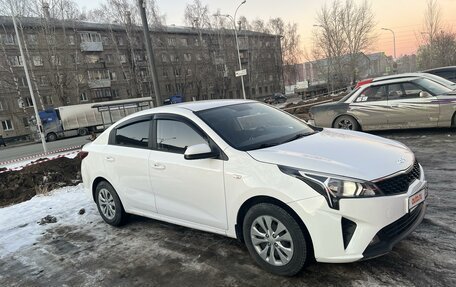 KIA Rio IV, 2021 год, 1 520 000 рублей, 2 фотография