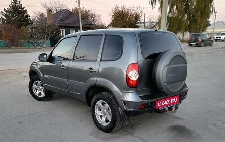 Chevrolet Niva I рестайлинг, 2017 год, 760 000 рублей, 2 фотография