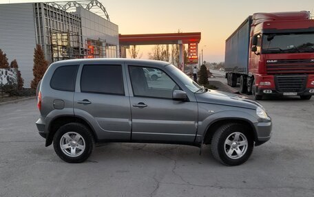 Chevrolet Niva I рестайлинг, 2017 год, 760 000 рублей, 4 фотография