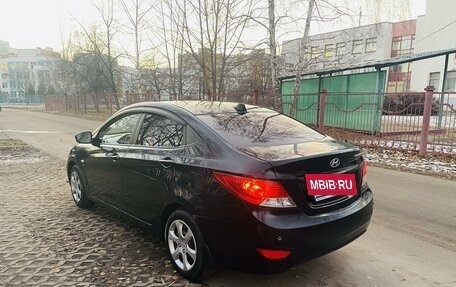 Hyundai Solaris II рестайлинг, 2013 год, 870 000 рублей, 5 фотография