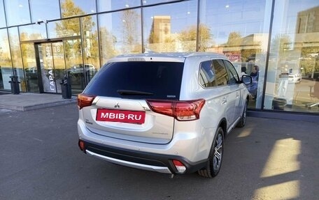 Mitsubishi Outlander III рестайлинг 3, 2018 год, 2 668 000 рублей, 6 фотография