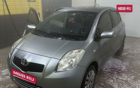 Toyota Yaris III рестайлинг, 2007 год, 720 000 рублей, 10 фотография