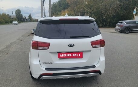 KIA Carnival III, 2017 год, 2 650 000 рублей, 13 фотография