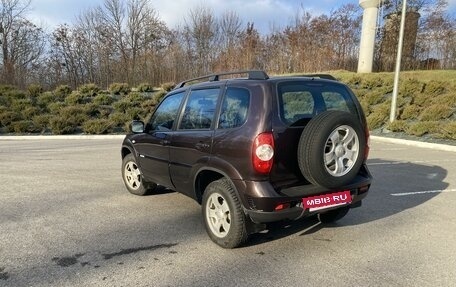 Chevrolet Niva I рестайлинг, 2011 год, 630 000 рублей, 11 фотография