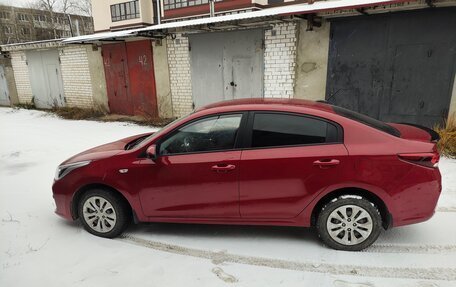 KIA Rio IV, 2018 год, 1 550 000 рублей, 3 фотография