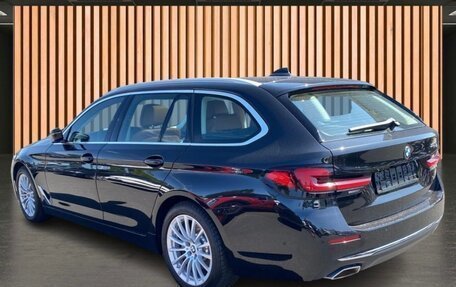 BMW 5 серия, 2021 год, 8 200 000 рублей, 2 фотография