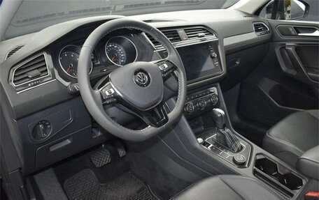 Volkswagen Tiguan II, 2021 год, 3 556 000 рублей, 12 фотография