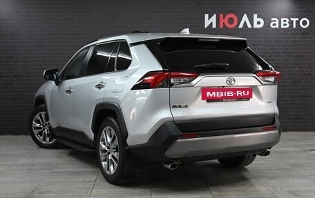 Toyota RAV4, 2020 год, 3 830 000 рублей, 6 фотография