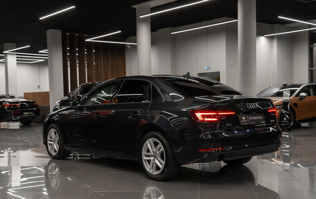 Audi A4, 2017 год, 2 440 000 рублей, 4 фотография