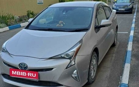 Toyota Prius IV XW50, 2018 год, 2 500 000 рублей, 2 фотография