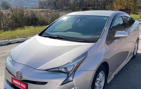 Toyota Prius IV XW50, 2018 год, 2 500 000 рублей, 5 фотография