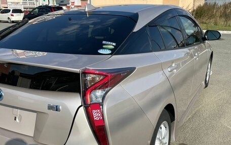 Toyota Prius IV XW50, 2018 год, 2 500 000 рублей, 9 фотография