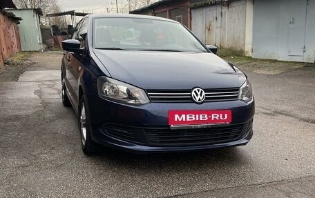 Volkswagen Polo VI (EU Market), 2011 год, 655 000 рублей, 2 фотография