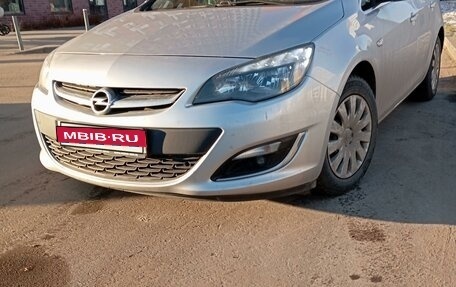 Opel Astra J, 2014 год, 975 000 рублей, 3 фотография