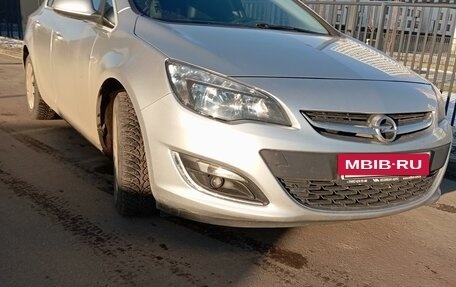 Opel Astra J, 2014 год, 975 000 рублей, 2 фотография