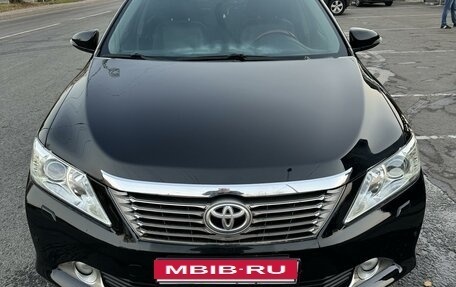 Toyota Camry, 2012 год, 2 250 000 рублей, 2 фотография