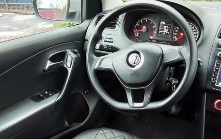 Volkswagen Polo VI (EU Market), 2015 год, 850 000 рублей, 17 фотография