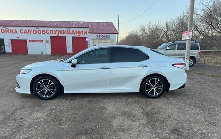 Toyota Camry, 2020 год, 3 600 000 рублей, 2 фотография