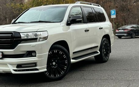 Toyota Land Cruiser 200, 2016 год, 4 900 000 рублей, 4 фотография