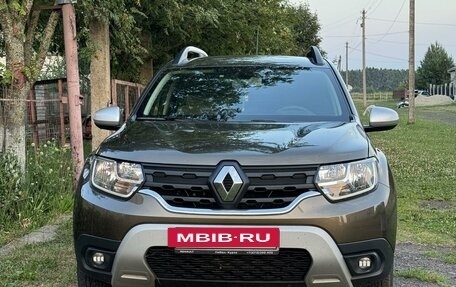 Renault Duster, 2022 год, 2 400 000 рублей, 2 фотография