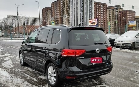 Volkswagen Touran III, 2015 год, 1 920 000 рублей, 5 фотография