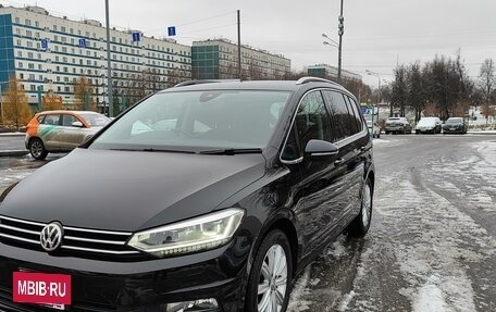 Volkswagen Touran III, 2015 год, 1 920 000 рублей, 3 фотография