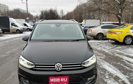 Volkswagen Touran III, 2015 год, 1 920 000 рублей, 2 фотография