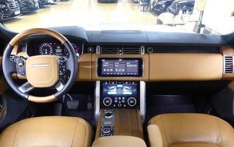 Land Rover Range Rover IV рестайлинг, 2021 год, 10 300 000 рублей, 8 фотография