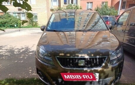 SEAT Alhambra II рестайлинг, 2013 год, 2 500 000 рублей, 3 фотография