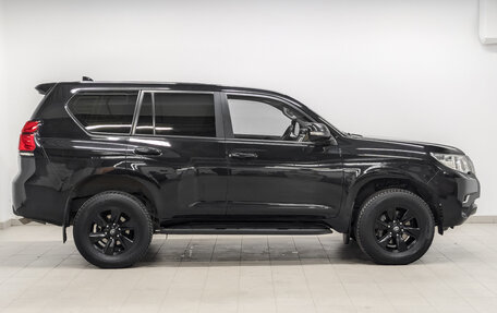 Toyota Land Cruiser Prado 150 рестайлинг 2, 2018 год, 4 650 000 рублей, 4 фотография