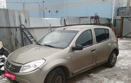 Renault Sandero I, 2014 год, 450 000 рублей, 2 фотография