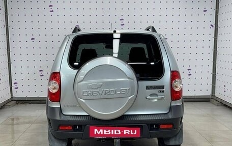 Chevrolet Niva I рестайлинг, 2017 год, 930 000 рублей, 6 фотография