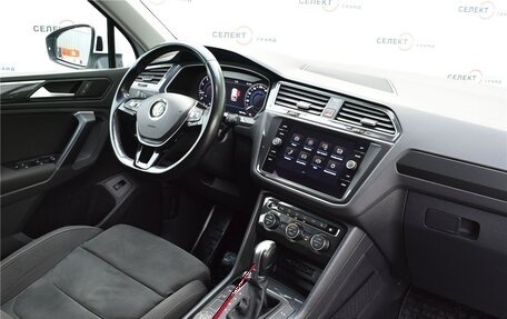 Volkswagen Tiguan II, 2018 год, 2 369 000 рублей, 5 фотография