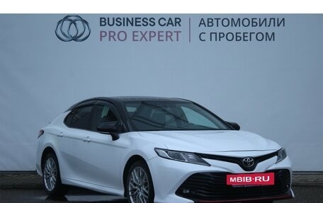 Toyota Camry, 2019 год, 2 000 000 рублей, 3 фотография